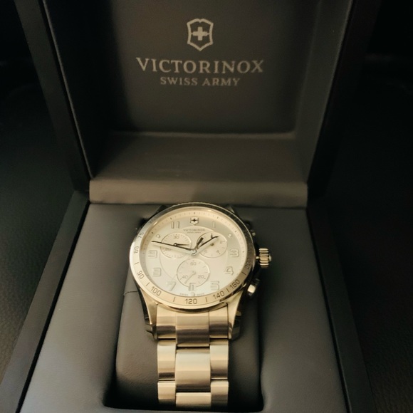 Victorinox Other - NWT Victorinox Men’s Swiss Army Watch!!